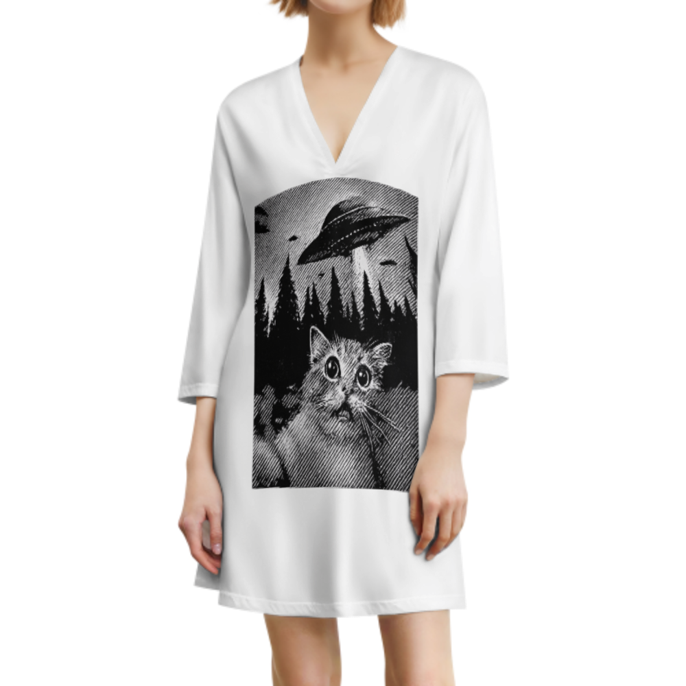 Retro UFO Cat Graphic Dress, Vintage Alien Cat Print V Neck Mini Dress, Funny Sci Fi Aesthetic Oversized Shirt Dress, Black White Halftone Kitty Outfit(z580)