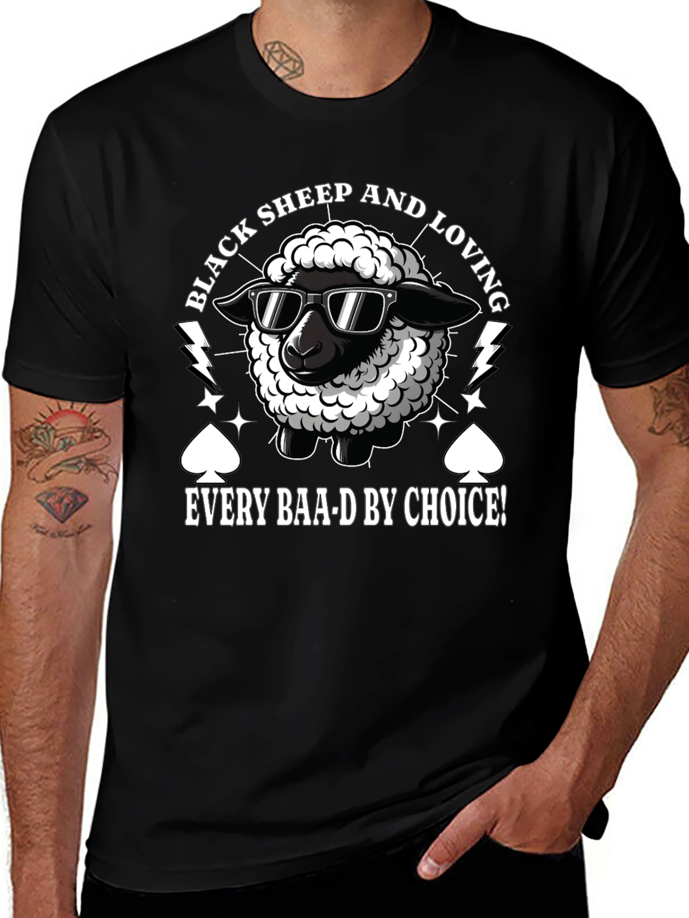 Black Sheep Loving Funny Graphic T-Shirt